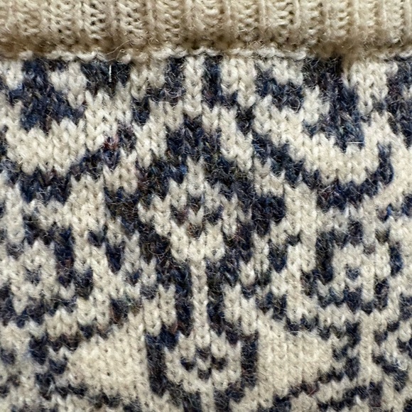 Land’s End Drifter Jacquard Blue and Cream Oversized 100% Shetland Wool Sweater - Picture 8 of 12